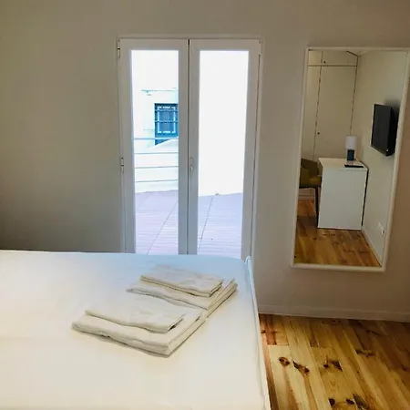 Santa Clara Гостьовий будинок Лісабон